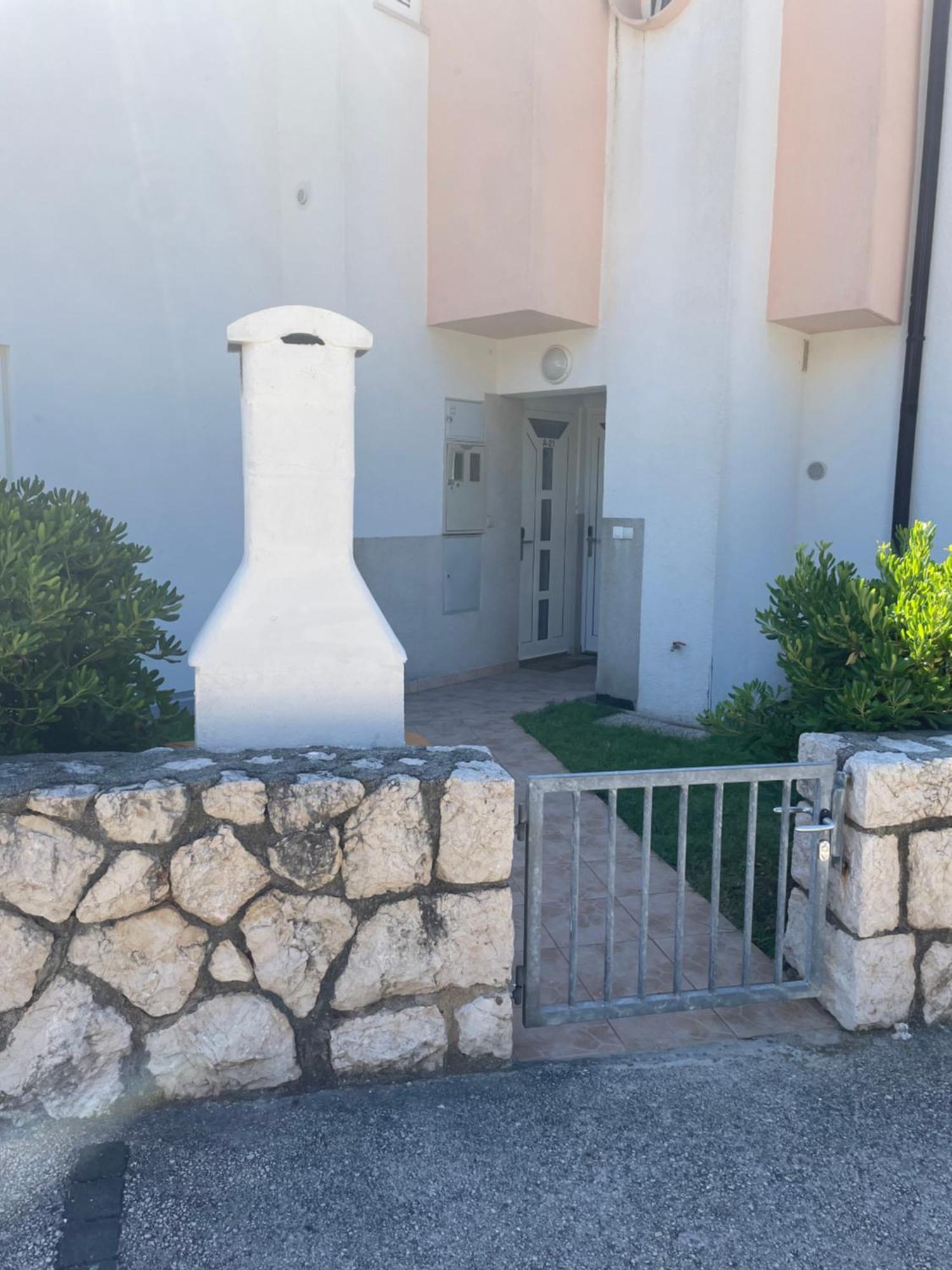 Pag-travel Apartment Novalja